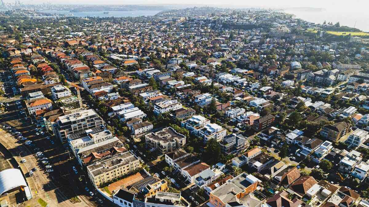 Investor lending hits record high as property punters splurge